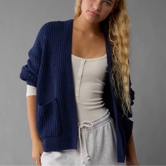American Eagle Women's Navy Blue Cardigan Sweater - Picture 4 of 7